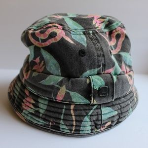 Vanguard (snake in the grass) bucket hat